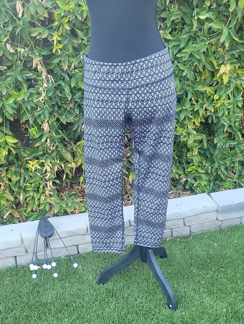 RBX Black and White Activewear Capri Legging L